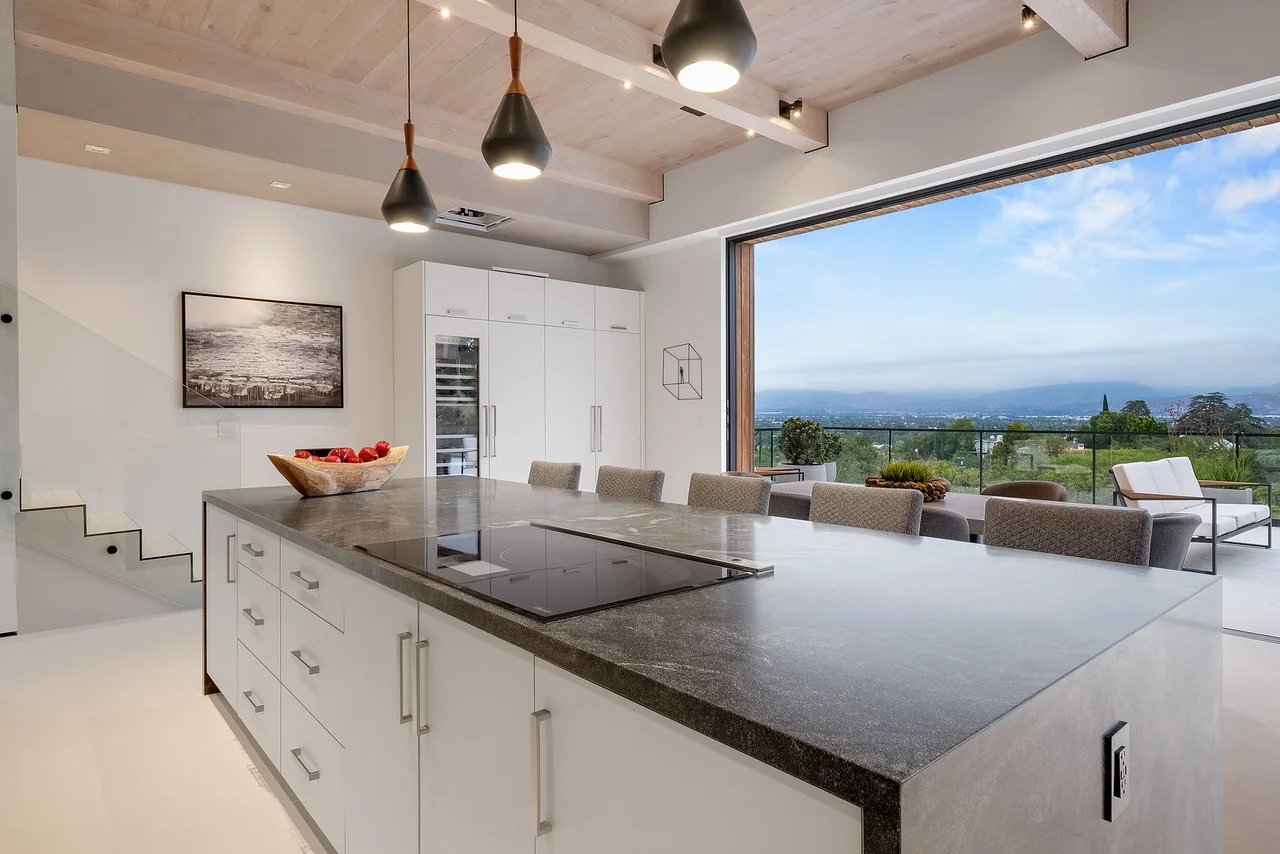 Kitchen worktop facing the hillside at Dixie Canyon.