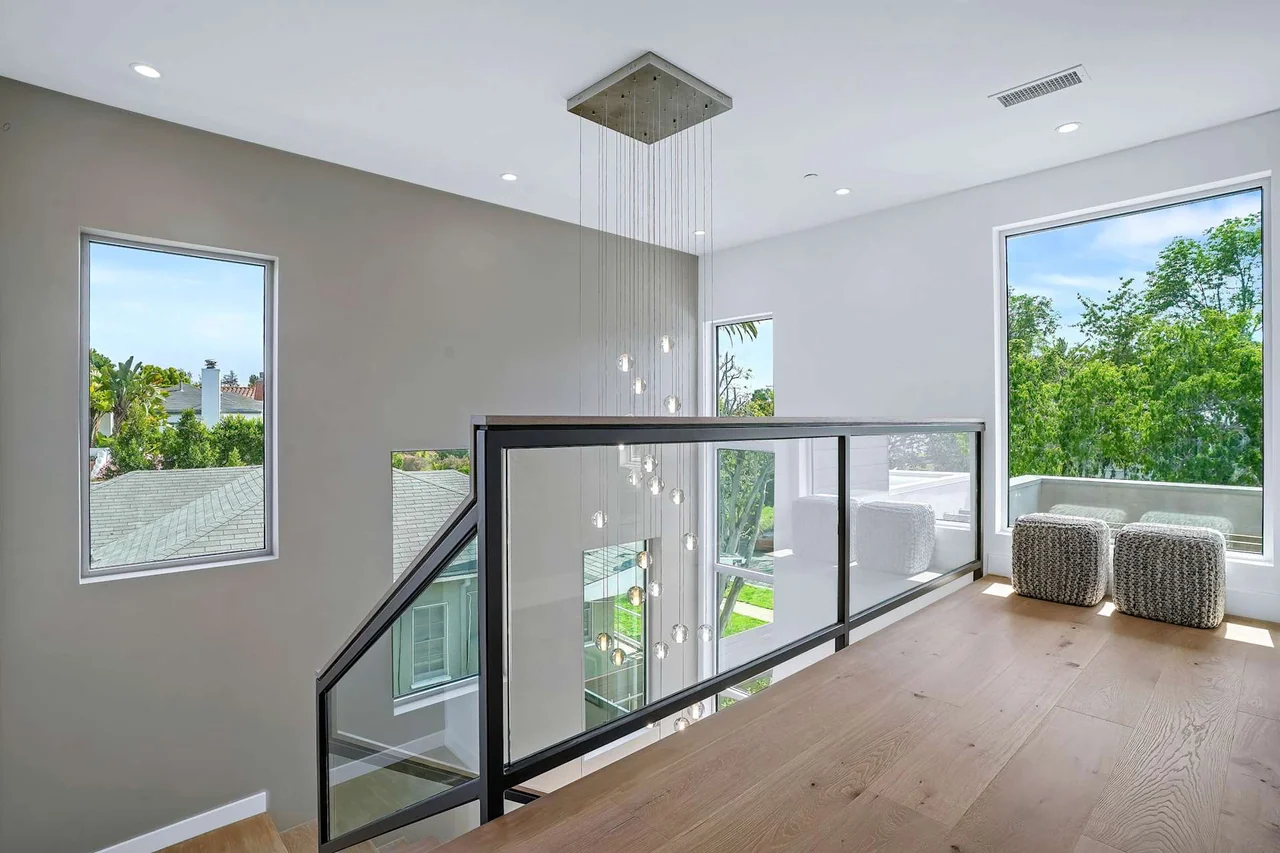 Upper landing and glazed railing at Fairburn Avenue.