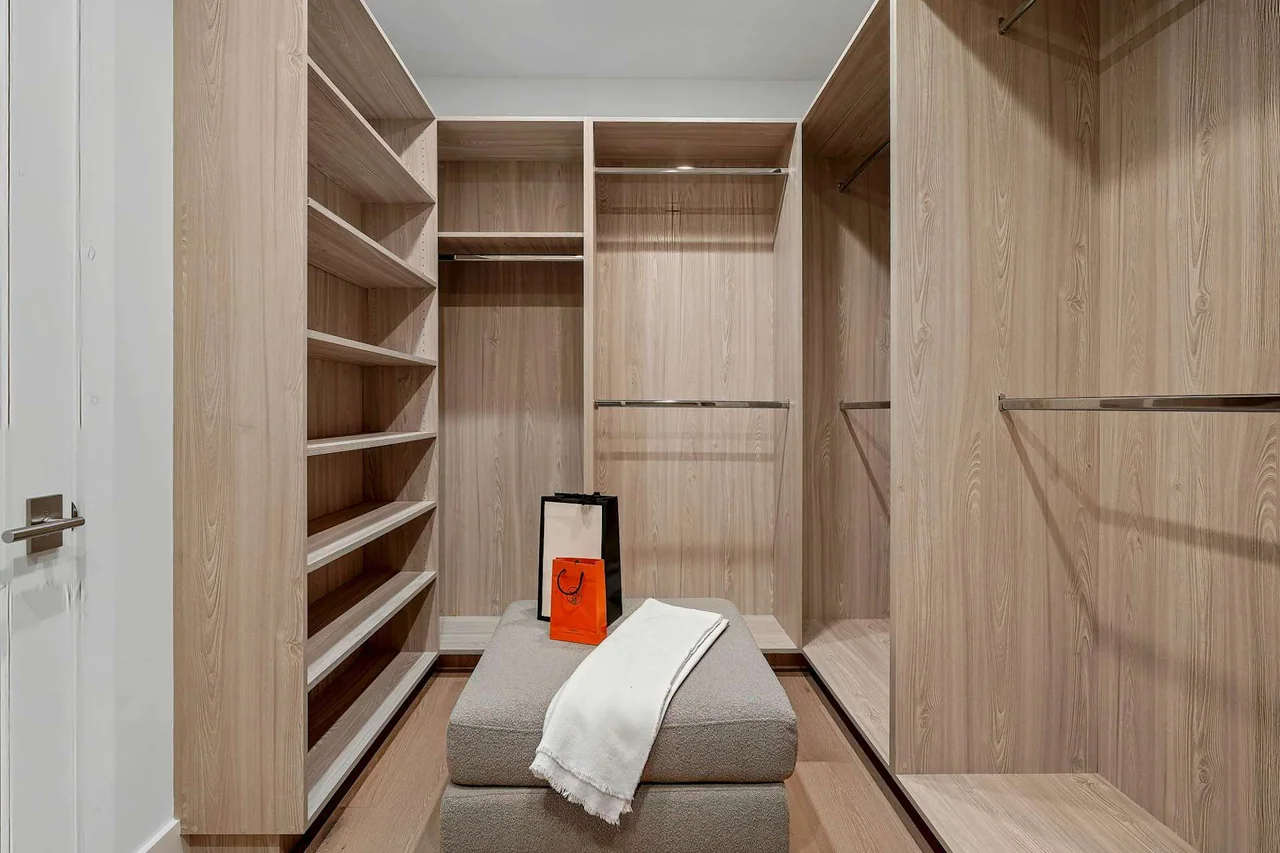 Dressing room with open shelving at Fairburn Avenue.