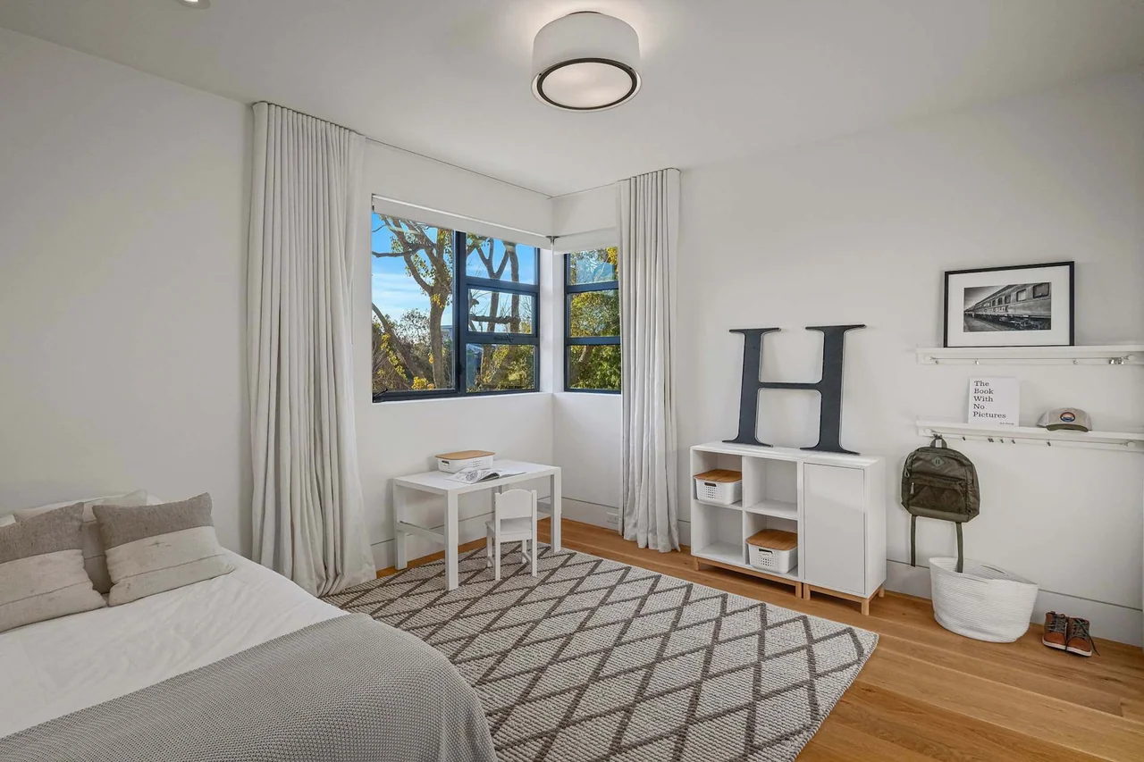 Bedroom with corner glazing at Halderman Street.