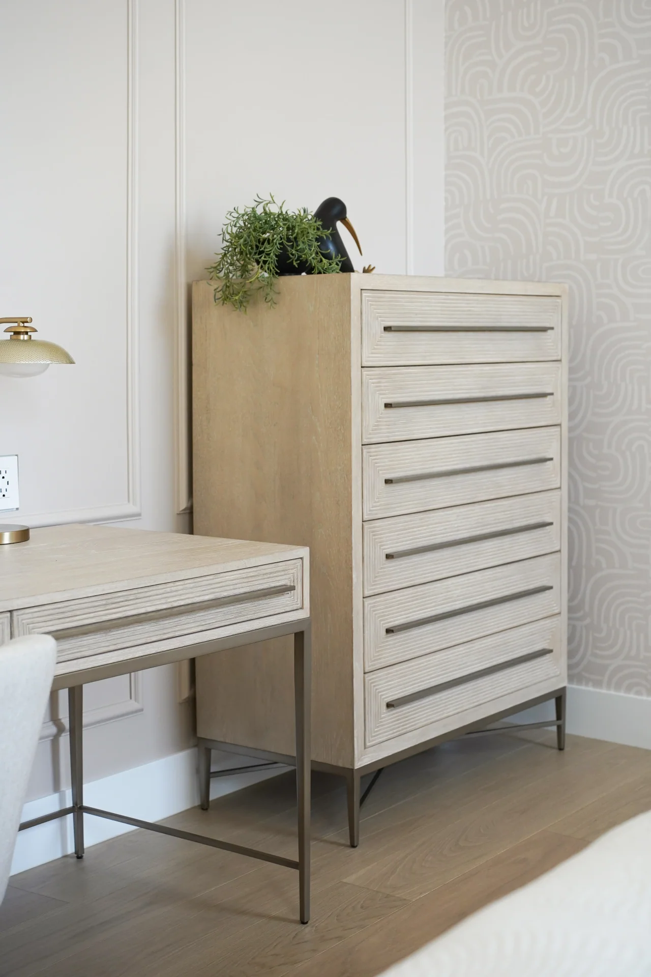 Desk and fitted storage at Rio Flora Place.