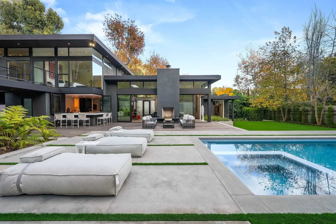 Terrace and poolside seating at Rivas Canyon.