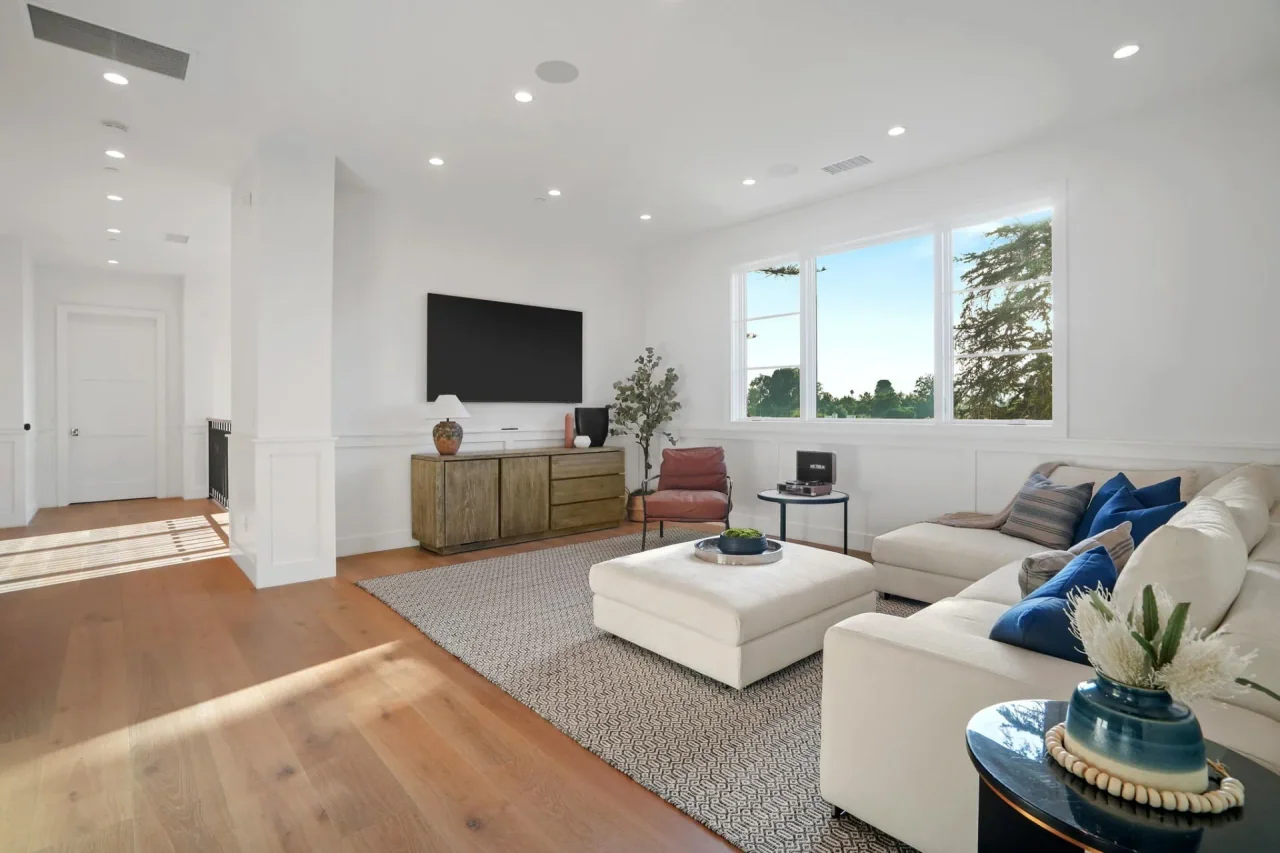 Bedroom and garden-facing windows at South Bundy Drive.